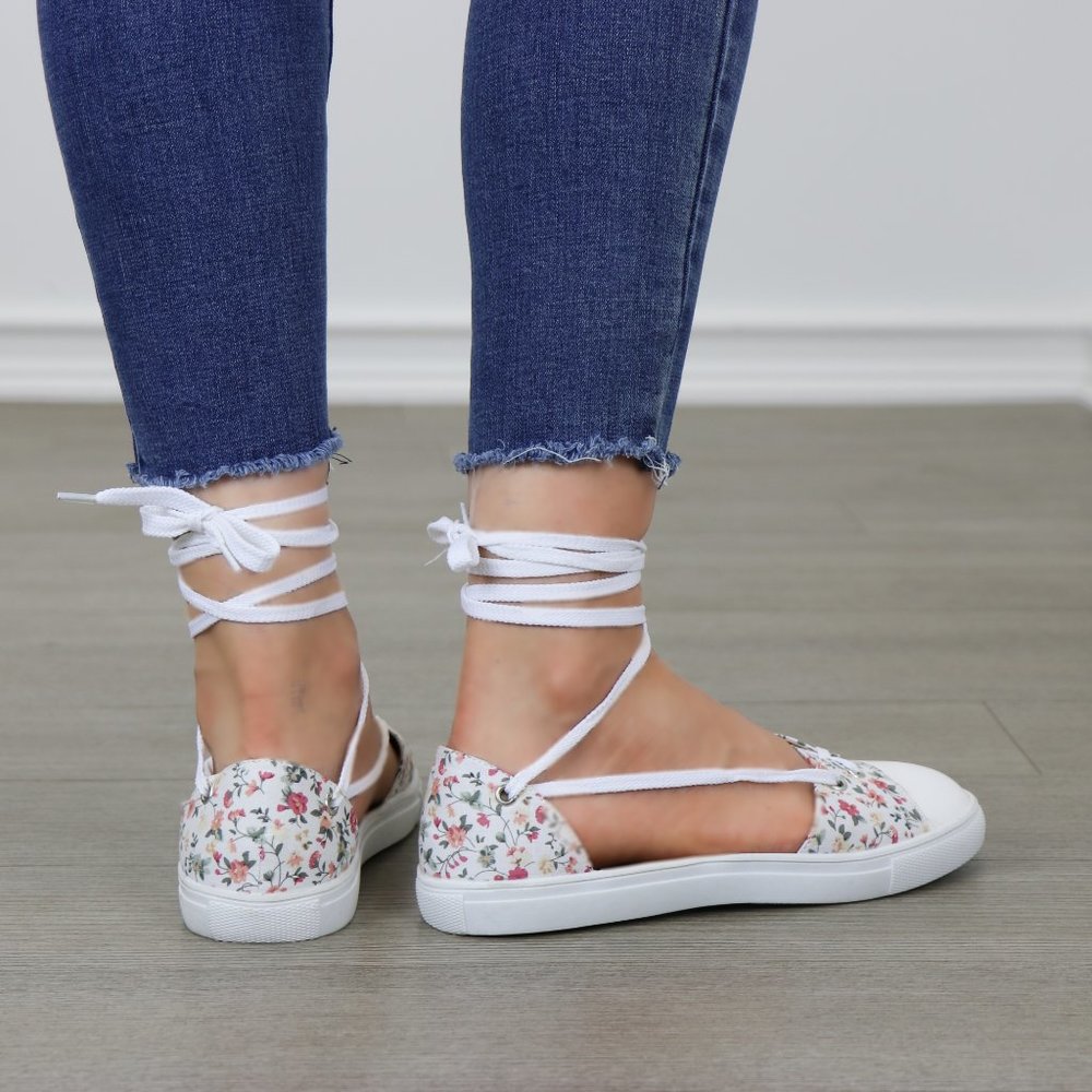 Floral Design Flat Laced-up Sneaker Sandal - Picture 8 of 9